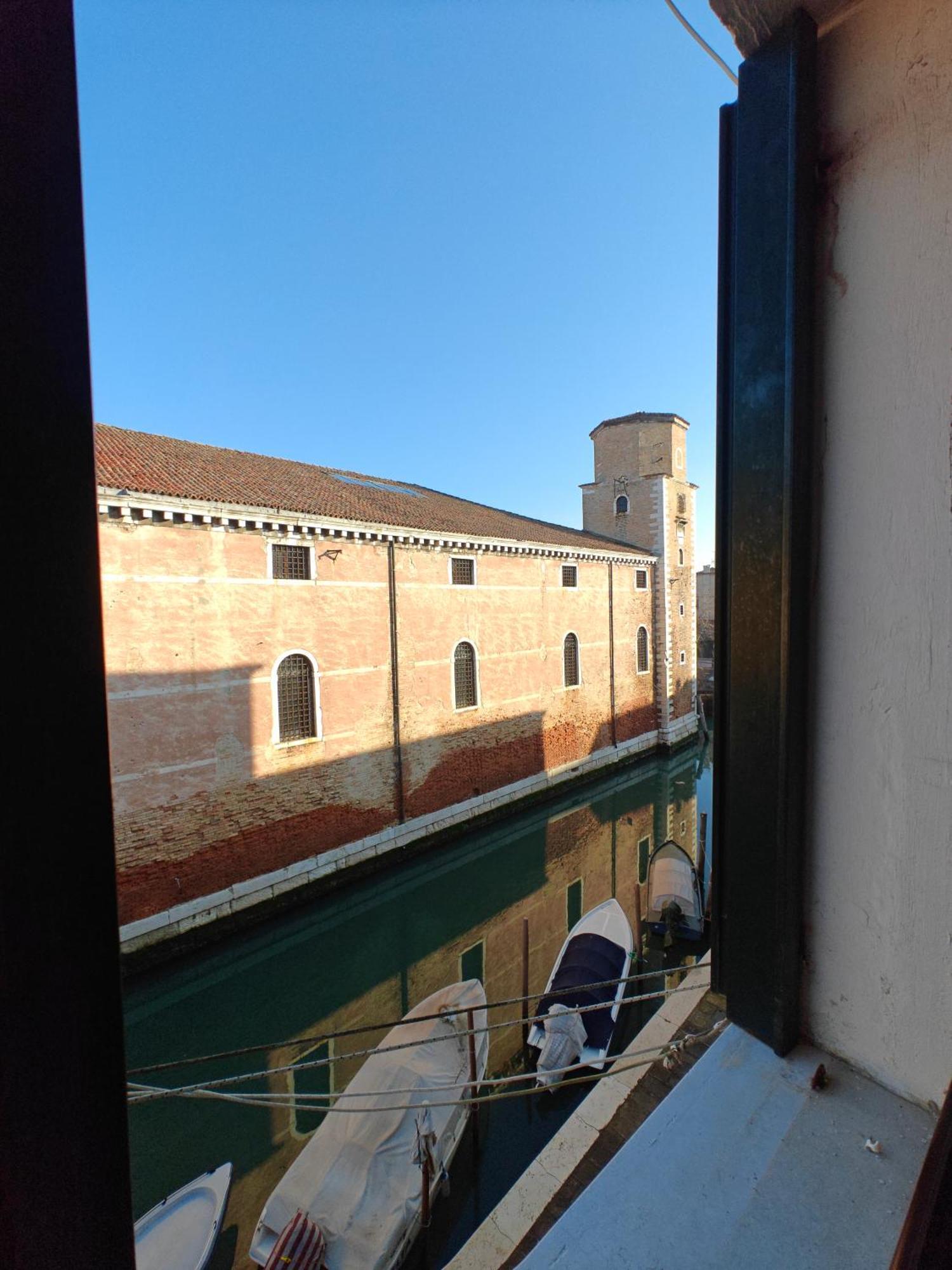 Castello Canal View Benátky Exteriér fotografie