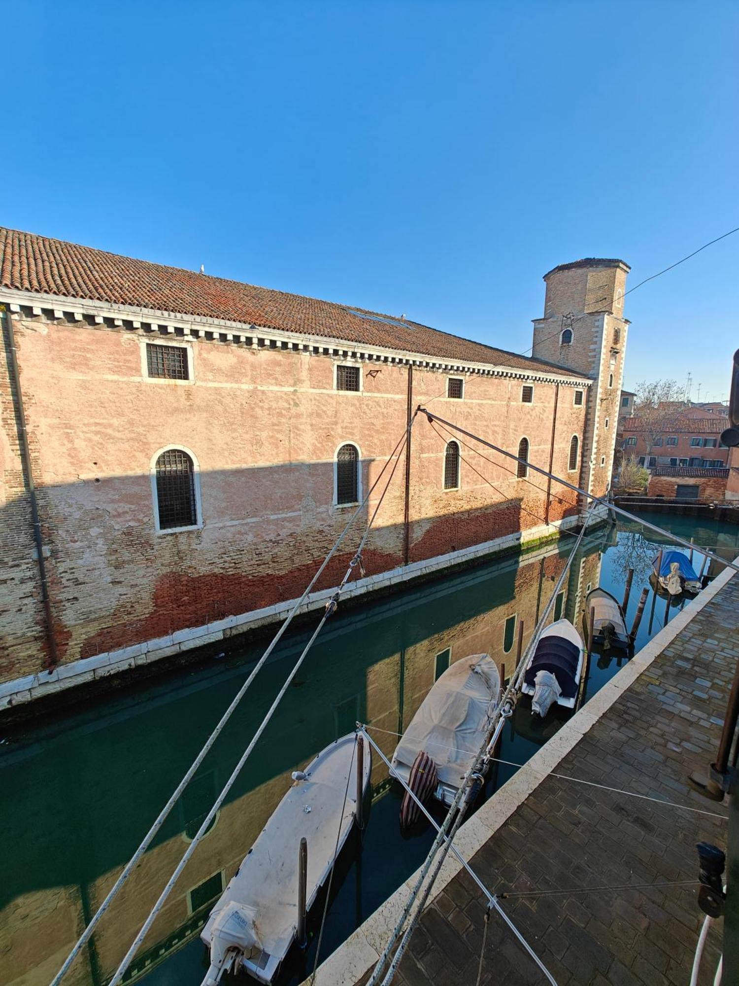 Castello Canal View Benátky Exteriér fotografie
