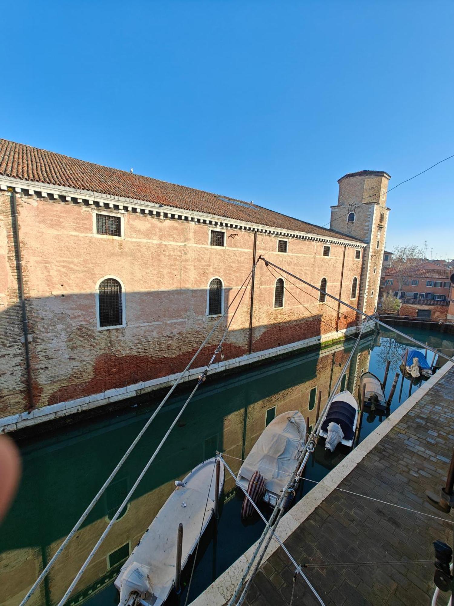 Castello Canal View Benátky Exteriér fotografie